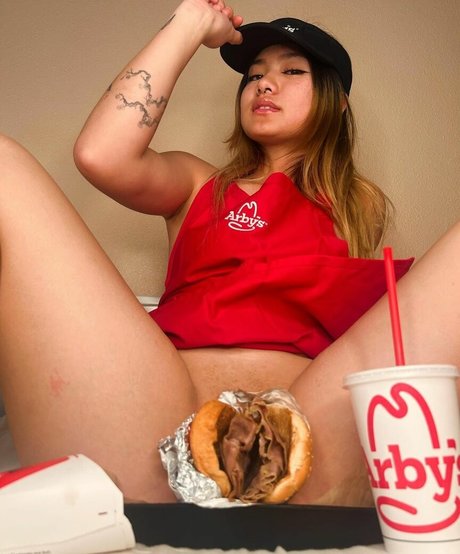 Nahá fotka uniklých OnlyFans od Aznbbyegg