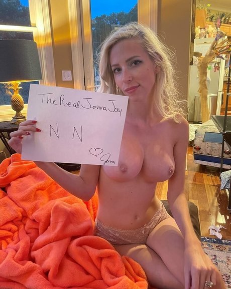 Naken läckt OnlyFans-bild av Therealjennajay