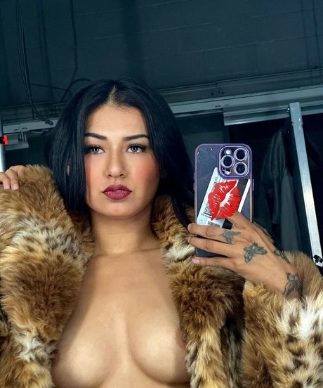 Naakte gelekte OnlyFans-foto van Xxdevilgoddessxx