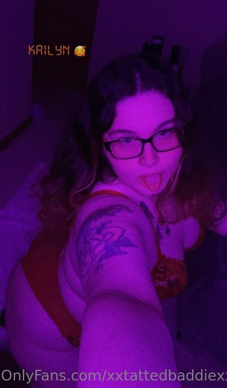 Nacktes geleaktes OnlyFans-Foto von Xxtattedbaddiexx