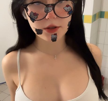 Rosegirl242 OnlyFans