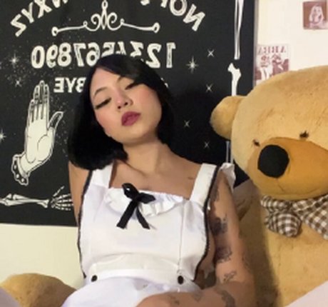 Nacktes geleaktes OnlyFans-Foto von Manukitty