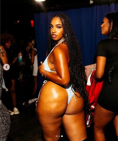 Thetayaamarie