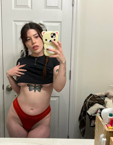 Naakte gelekte OnlyFans-foto van Angelbunnigrl