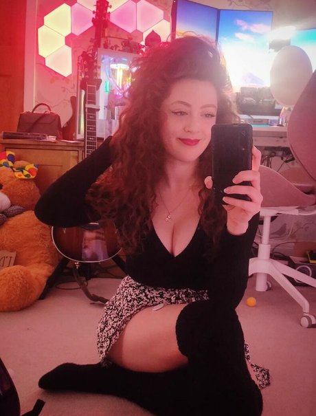 Naken läckt OnlyFans-bild av Emmagraceguitar