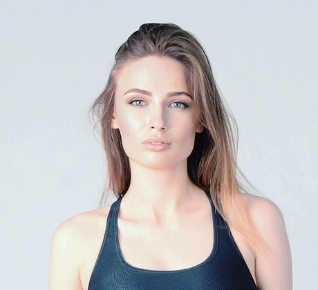 Nahá fotka uniklých OnlyFans od Santase