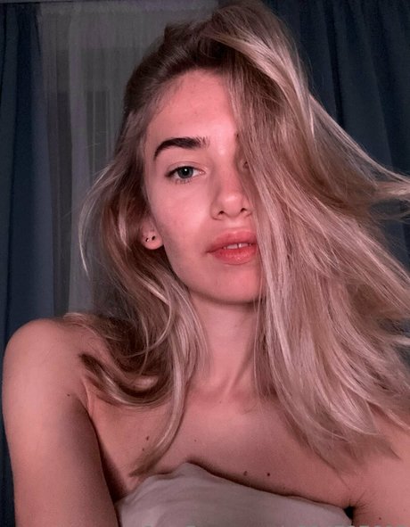 Elisa_holt
