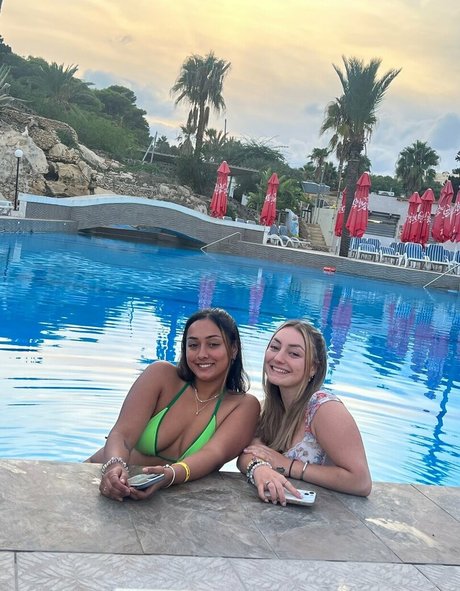 Nahá fotka uniklých OnlyFans od Isha Mariyah