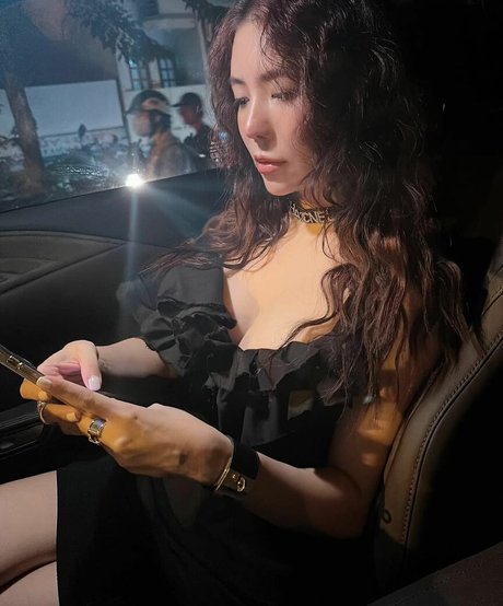 Naken läckt OnlyFans-bild av Cici Luong