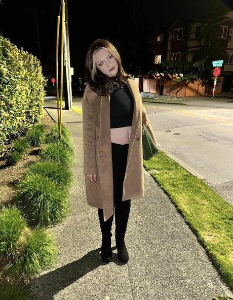 Photo nue de fuite OnlyFans de Rhiannon Jena