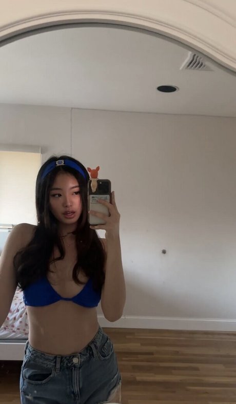 Обнаженная фотография утечки OnlyFans от Lizzieekim
