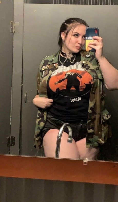 Foto nua vazada do OnlyFans de Pupgirlveronika