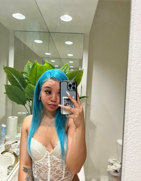 Nahá fotka uniklých OnlyFans od Xneeenss