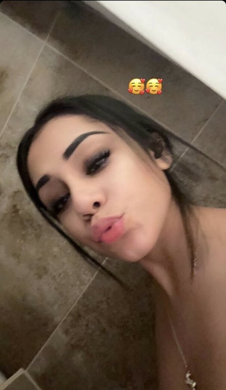 Naken läckt OnlyFans-bild av Badgalxaria