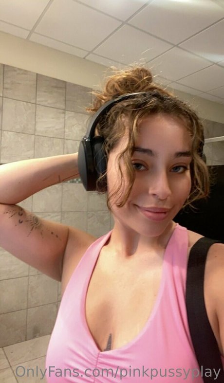 Naken läckt OnlyFans-bild av Bedheadbetty