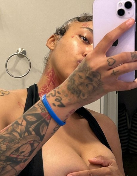 Alaston vuotanut OnlyFans-kuva Foreignasian