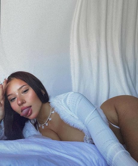 Naken läckt OnlyFans-bild av Hannahdenisee