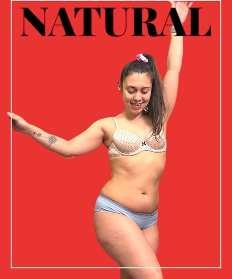 Naakte gelekte OnlyFans-foto van Sadi Taylor