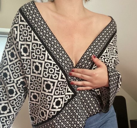 Elena Sophia Nicolosi OnlyFansリークヌード写真