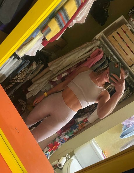 Naken läckt OnlyFans-bild av Gabby