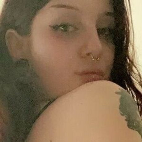 Alasti lekkinud OnlyFans-i pilt Axttie