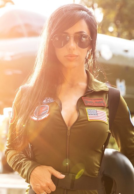 Nahá fotka uniklých OnlyFans od Alex Zedra