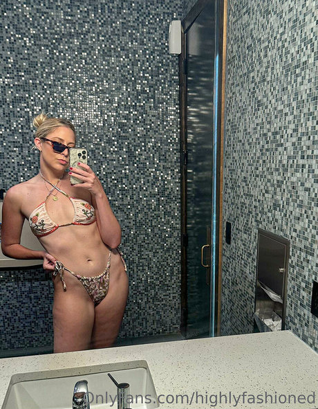 Nahá fotka uniklých OnlyFans od Highlyfashioned Hayley