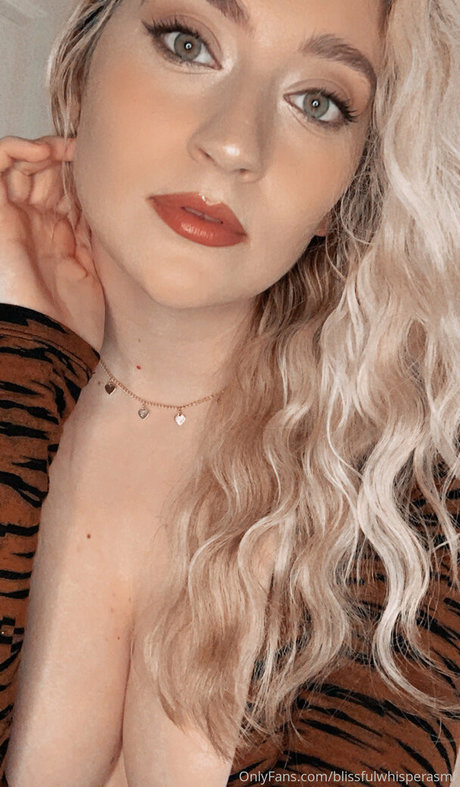 Naken lekkede OnlyFans-bilde av Blissfulwhisperasmr
