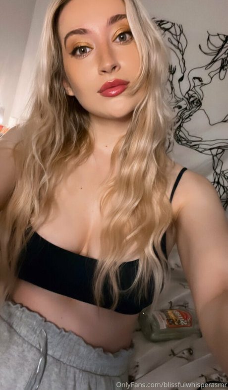 Nahá fotka uniklých OnlyFans od Blissfulwhisperasmr