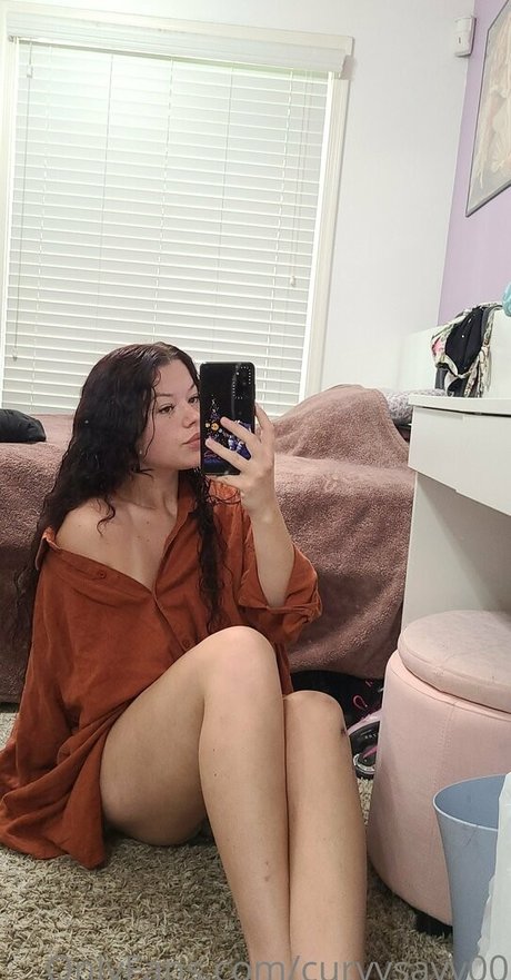 Naken lekkede OnlyFans-bilde av Curvysavv00