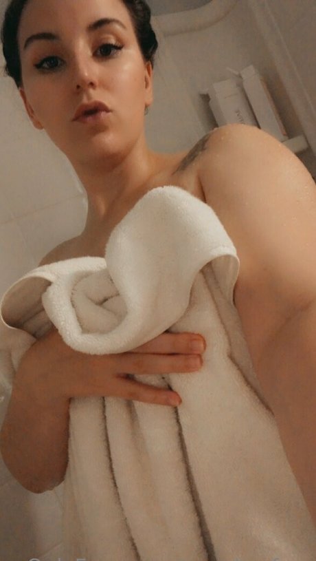 Naken lekkede OnlyFans-bilde av Asmrkayfree
