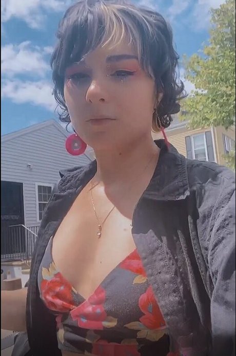 Alaston vuotanut OnlyFans-kuva Casey Lee Williams