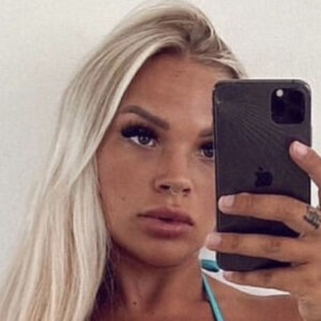 Naakte gelekte OnlyFans-foto van Chelsea Willems