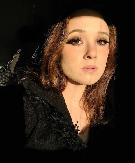 Nahá fotka uniklých OnlyFans od Amykay Asmr