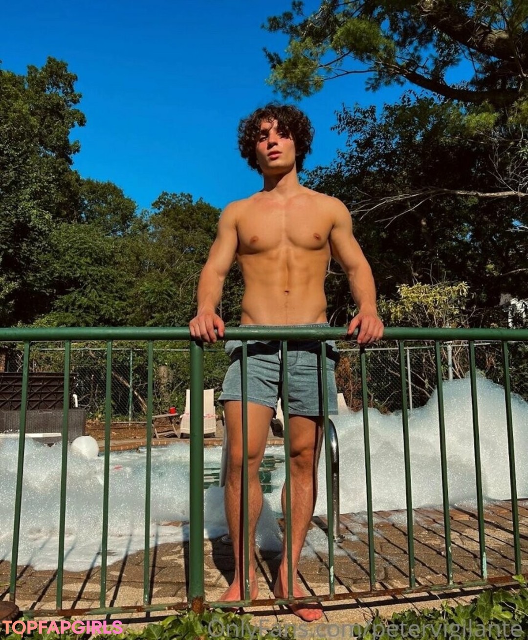 Nahá fotka uniklých OnlyFans od Petervigilante #65