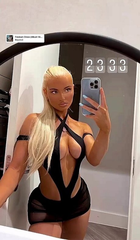 Nahá fotka uniklých OnlyFans od Zara Louisa