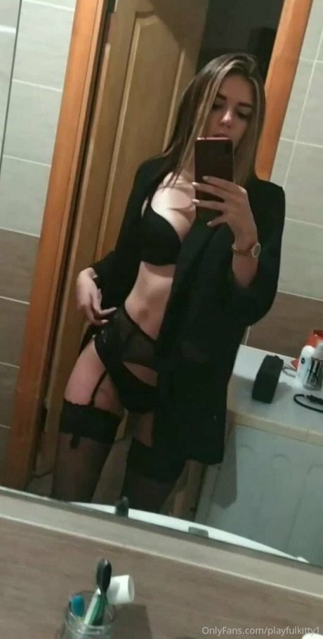 Alasti lekkinud OnlyFans-i pilt Kattykitty