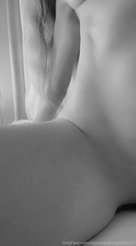 Nahá fotka uniklých OnlyFans od Mynorwegiangirlfriend2