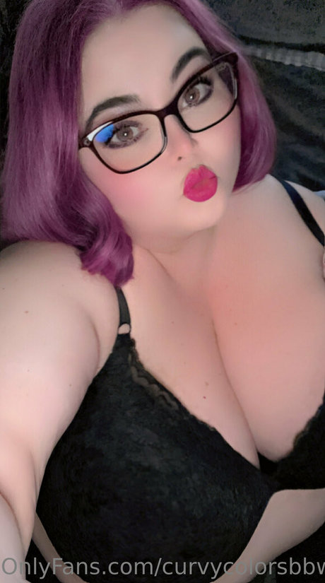 Foto desnuda filtrada de OnlyFans de Curvycolorsbbw