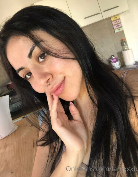 Naken läckt OnlyFans-bild av Laraxxxb