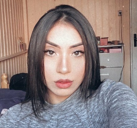 Nahá fotka uniklých OnlyFans od Andri Santos