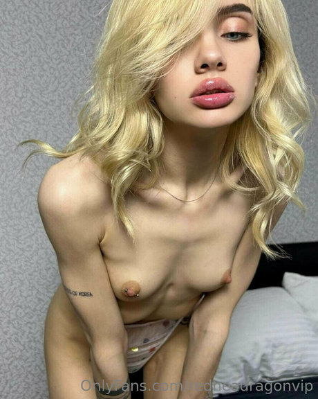 Naakte gelekte OnlyFans-foto van Redheadragonvip