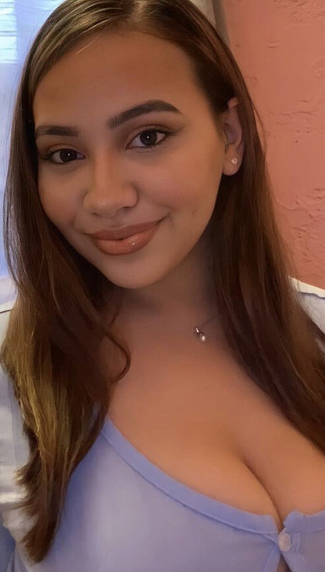 Nahá fotka uniklých OnlyFans od Ellie Johnston