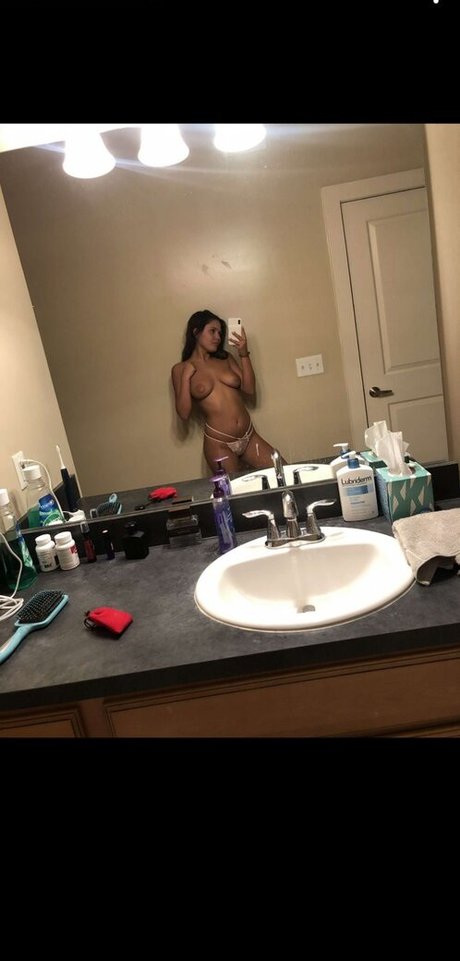 Fuckella  nude leaked OnlyFans photo