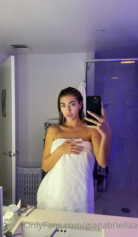 Naken lekkede OnlyFans-bilde av Itsgigibabyyy