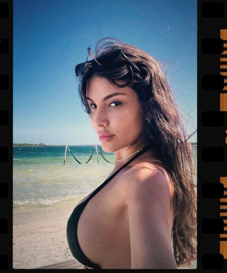 Alasti lekkinud OnlyFans-i pilt Thais Braz