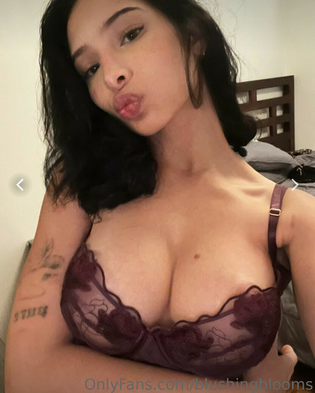Nahá fotka uniklých OnlyFans od Blushingblooms