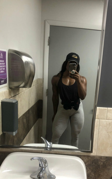 Nahá fotka uniklých OnlyFans od Ebonymuscle