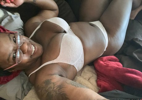 Alaston vuotanut OnlyFans-kuva Ebonyglutes01