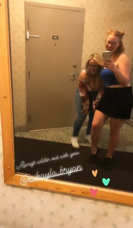 Naken lekkede OnlyFans-bilde av Lilly Alcorn
